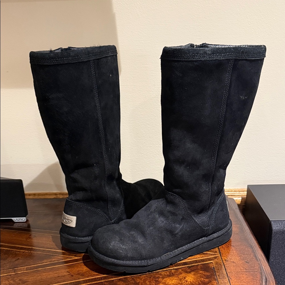 UGG Kenley tall suede sheepskin boot size 8